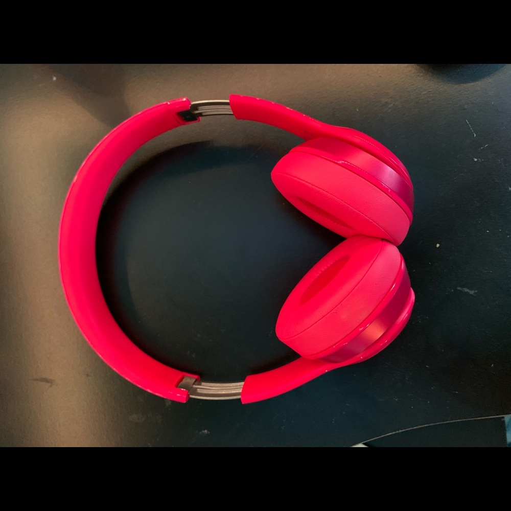 Limited edition pink Beat solo